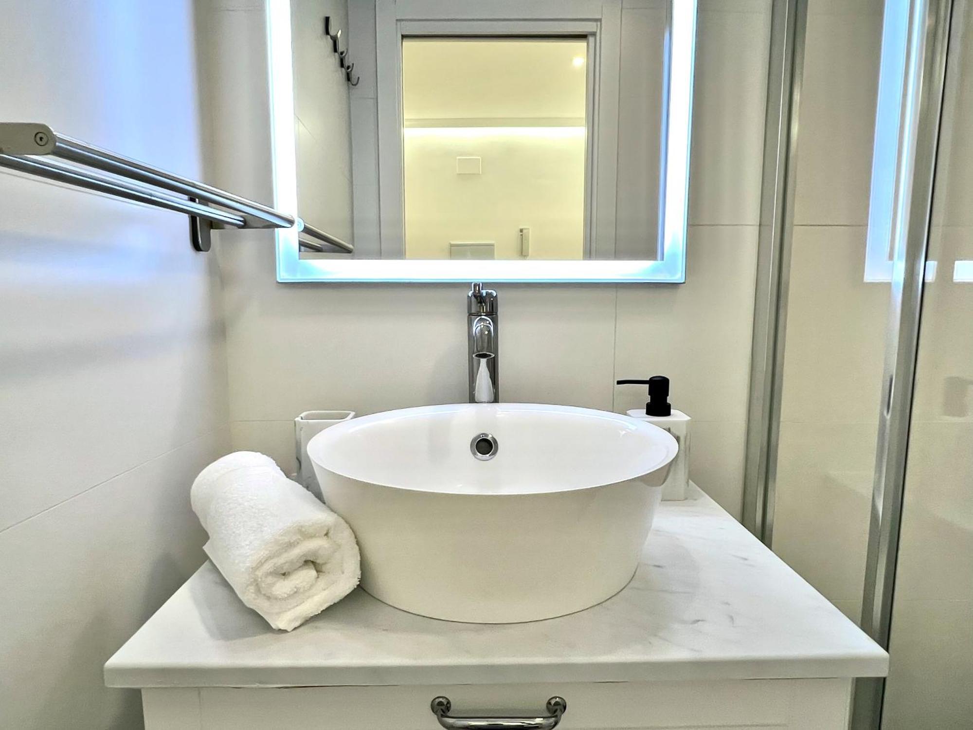 Apartment In The Heart Of Madrid-Piso En Malasana Екстериор снимка
